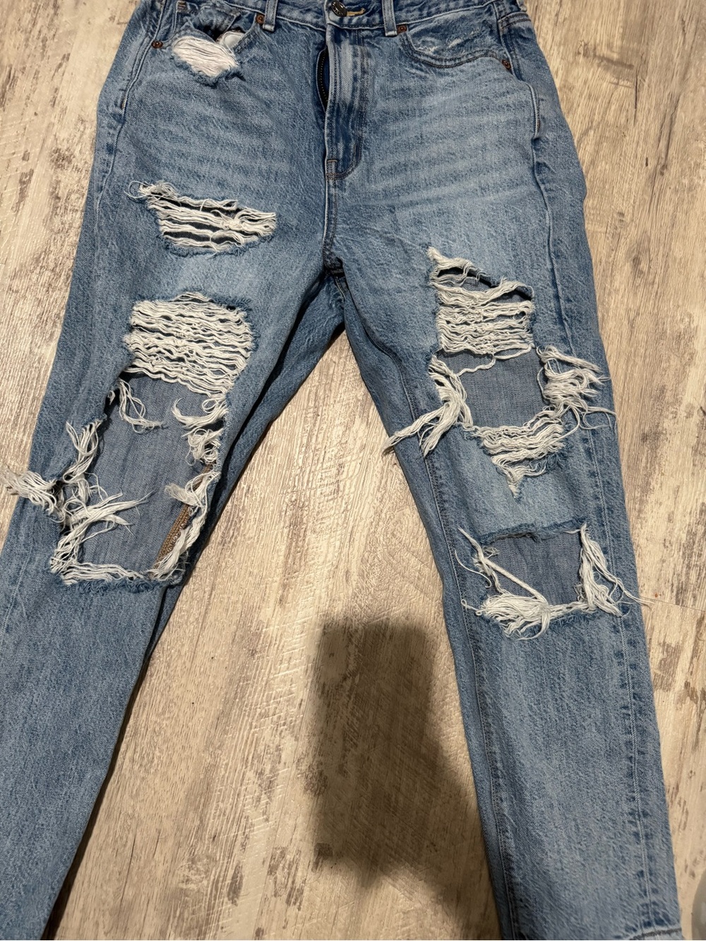 American Eagle Outfitters Light Blue Distressed Boyfriend Jeans